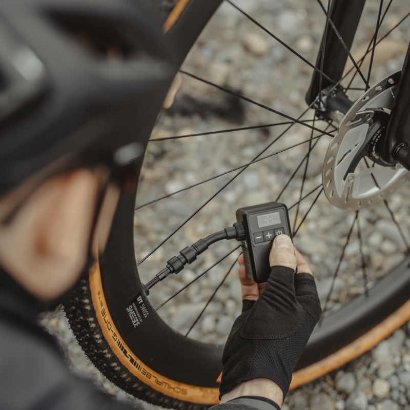 Topeak E-Booster Digital Mini Electronic Pump in Black-3