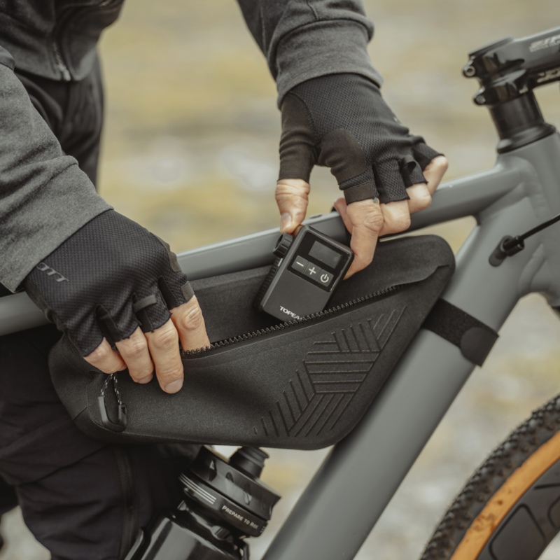 Topeak E-Booster Digital Mini Electronic Pump in Black-4