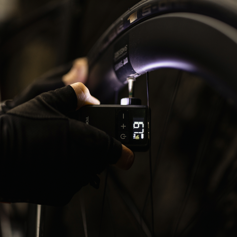 Topeak E-Booster Digital Mini Electronic Pump in Black-5