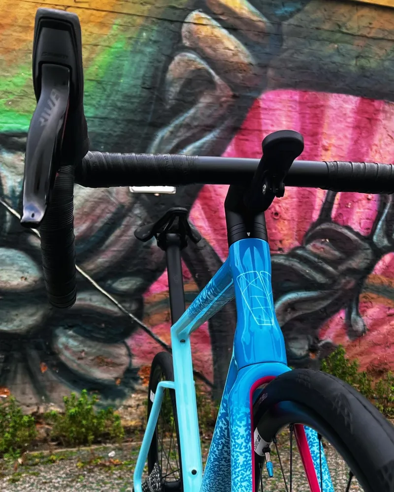 Vielo R+1 Alto Road Bike SRAM Rival AXS 12 Spd eTap - Cyan Blue-1