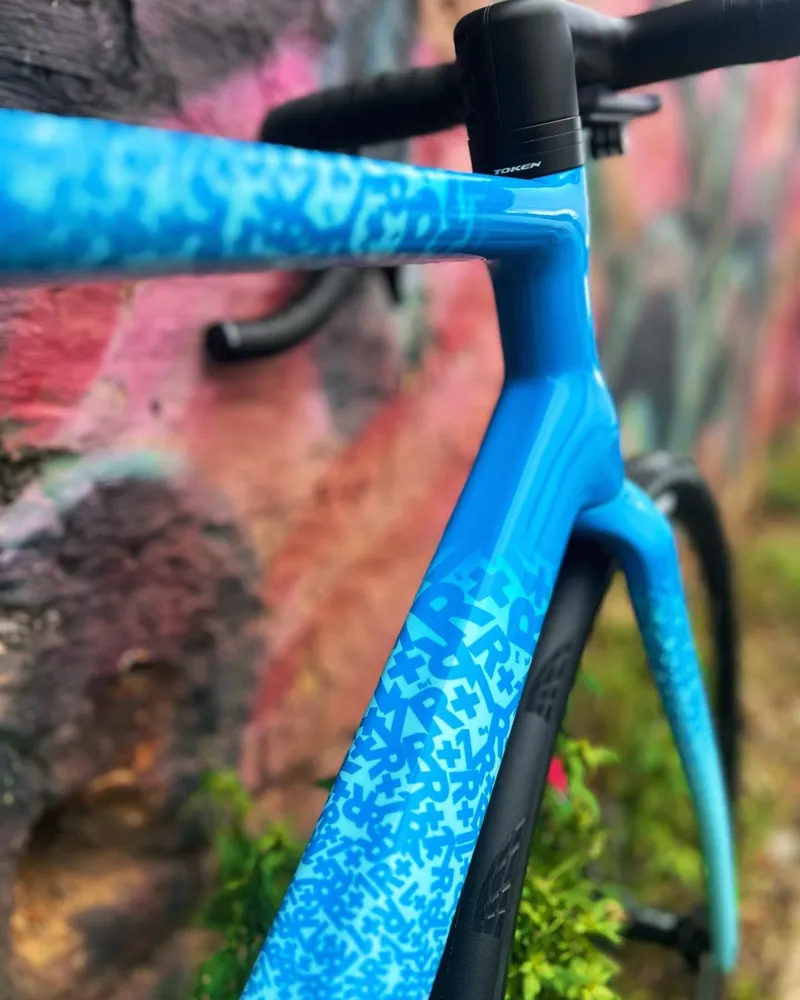 Vielo R+1 Alto Road Bike SRAM Rival AXS 12 Spd eTap - Cyan Blue-2