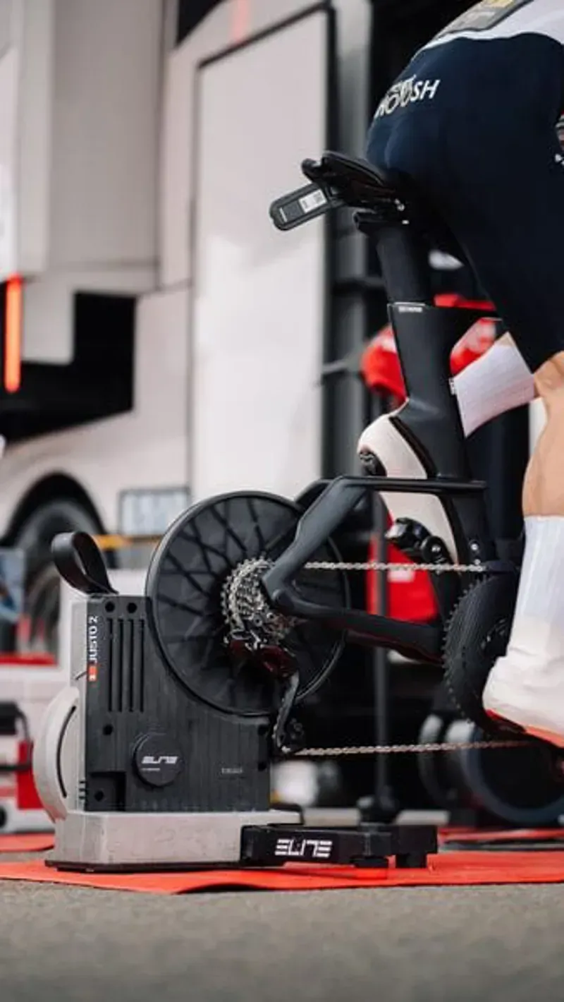 Elite Justo 2 direct drive FE-C mag trainer with OTS power and Wi-Fi In Black/Silver-2